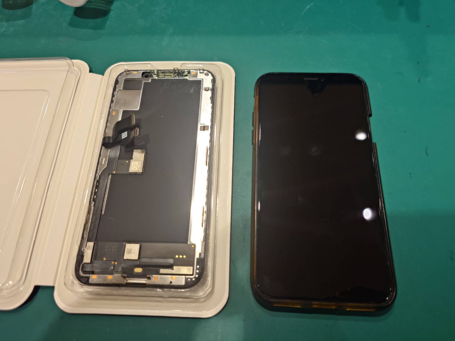 【青物横丁よりご来店】iPhone XSの画面交換をご依頼いただきました！